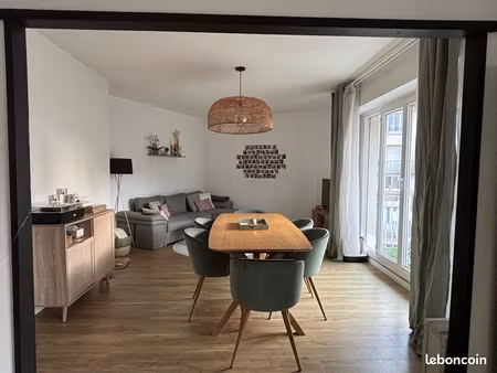 lumineux t3 de 71 56 m² avec balcon  garage et cave