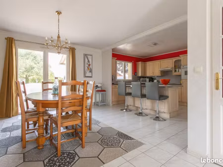 maison 6 pièces 106 m²