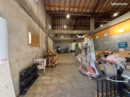 local 600m2 + 900m2 de parking à louer centre clermont l’hérault
