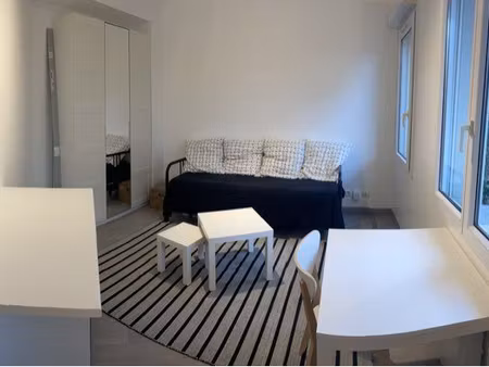 loue studio entièrement meublé avec jardin?