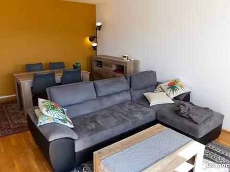 t2 meublé avec balcon – lille■location d’un