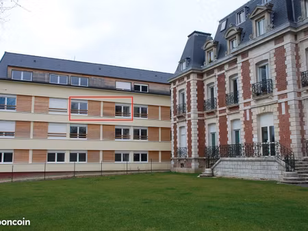 très bel appart f2 au calme