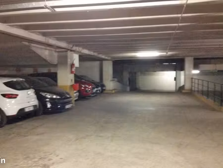 location parking securise acces 24h24