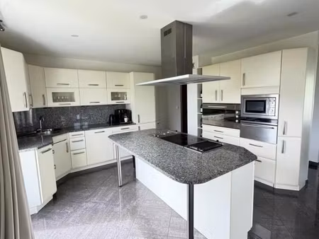 duplex 6 pièces 147 m²