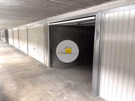 parking/box 14 m² saint-bonnet-de-mure