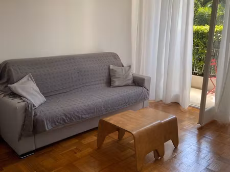 location f1 meublé nice valrose