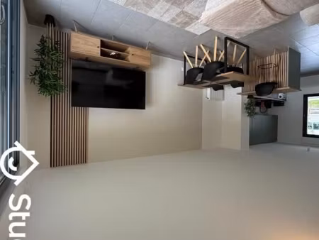 chambre 1 pièce 9 m²
