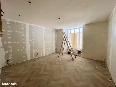 local commercial 61 m²