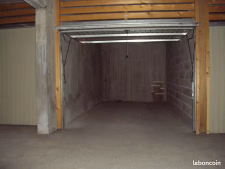 garage embrun à louer