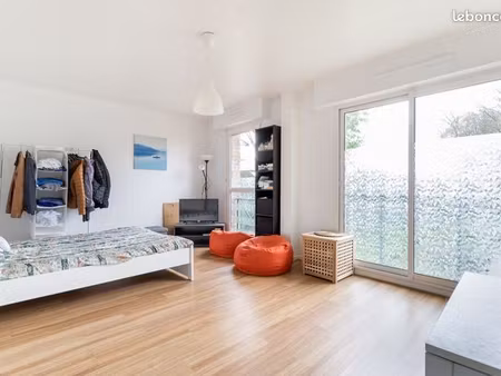 studio meublé 30m² - proche métro - parking inclus
