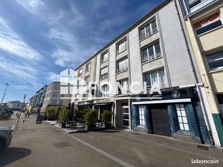 local commercial 61 m²
