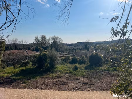 terrain 614 m² eyguieres