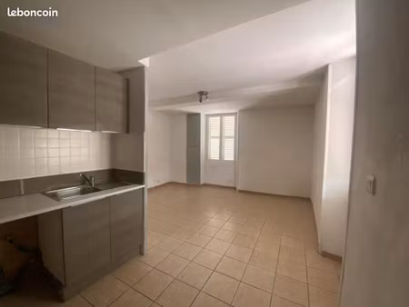 joli studio lumineux