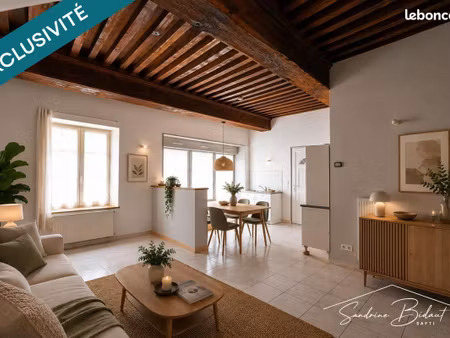 immeuble 174 m² saint-trivier-de-courtes
