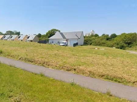 terrain 471 m² saint lo
