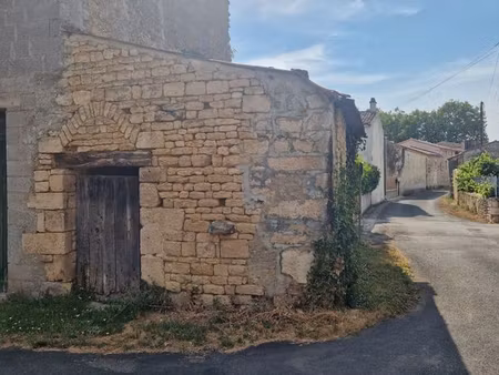 bâtiment en pierres