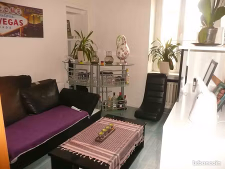 appartement 28m² centre savigné l'evêque + parking