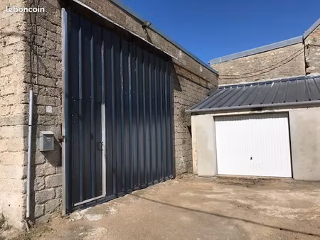hangar à louer proche pasteur
