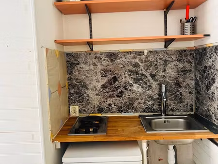 studio meublé 10m2 rénové - paris 4e - 550 euros