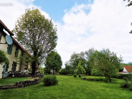 très jolie maison - 9 pièces 185m² -grand jardin + dépendances- vue dégagée