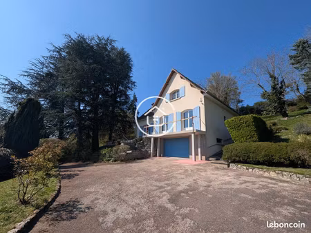 maison 6 pièces 141 m²