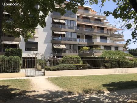 studio 1 pièce 28 m²