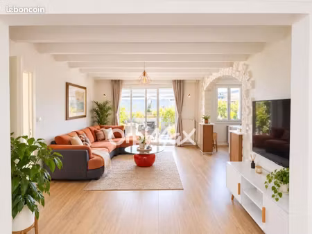 maison 8 pièces 142 m²