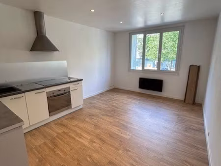 loue appartement 38m² à grenoble (38000) cosy t2 traversant de 38 m2 entièrement rénové en
