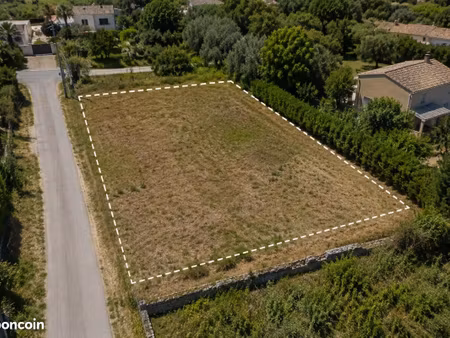 terrain 310 m² la fare les oliviers