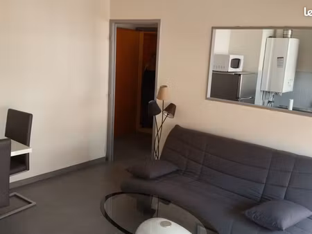 t2 meuble lim. cham/clerm – box – balcon – cave proximite centre ville