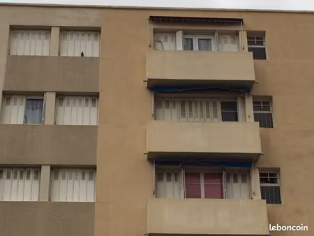 appartement standard traversant