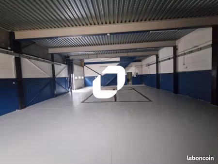 local d'activité 523 m²
