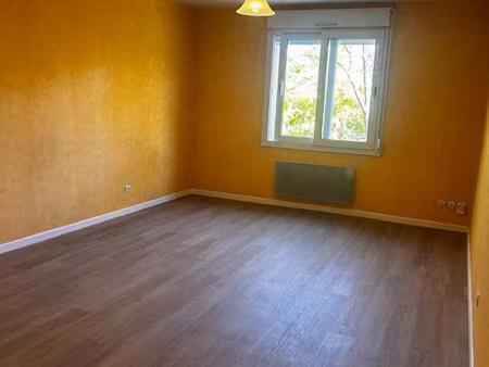 proche hôpital studio 27m2