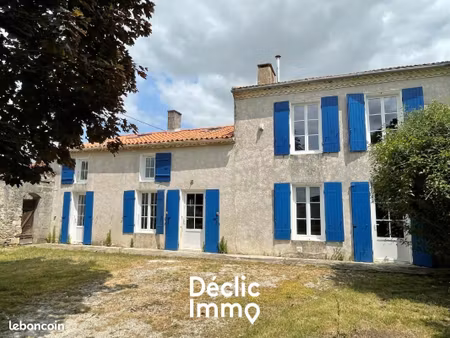 maison 8 pièces 338 m²