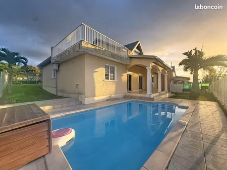 villa 5 pièces 142 m²