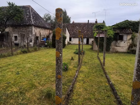 maison de village avec annexe indépendante  grange et terrain de 1 500 m² — nalliers  proc