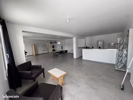 à louer / local d’activité / 150m2 / stockage / bureaux