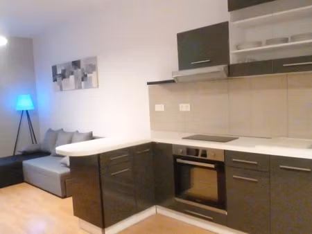 f2 meublé 1er etage place drouaise