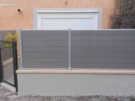 studio avec terrasse et place de parking