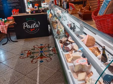 restaurant epicerie street food