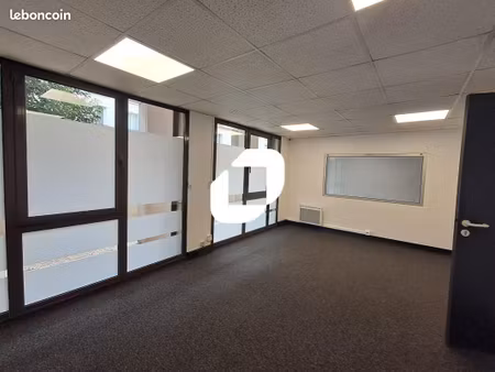 local commercial 114 m²