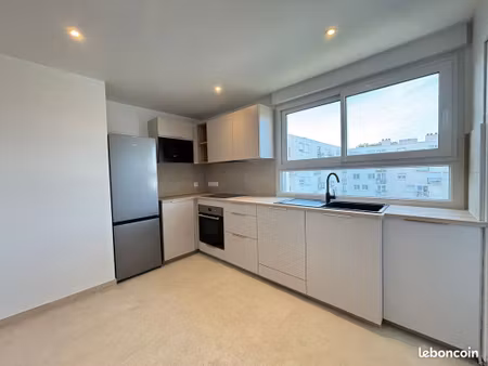 appartement t4 refait à neuf à vannes