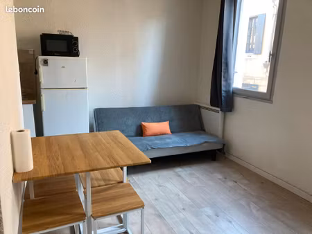 appartement t2 rénové et meublé - terrasse - centre carcassonne