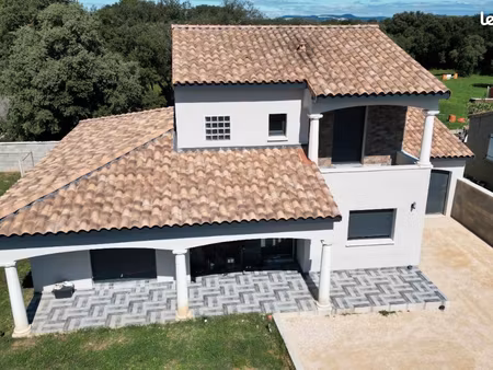 a vendre maison 160m2 sur une terrain 600m2