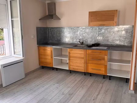 appartement au première étage 45 m carré