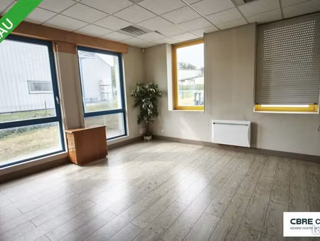 bureaux 136 m²