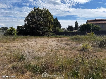 terrain 1 333 m² montmorillon