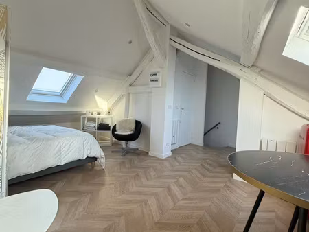 studio meublé refait à neuf – centre-ville de rambouillet – à 250 m de la gare – 32 68 m² 