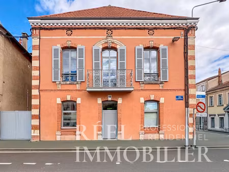 bureaux 225 m² auch