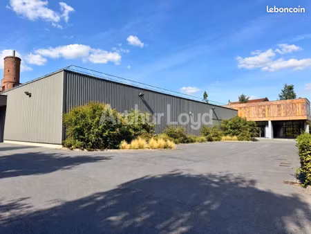 local bureaux 2 220 m²